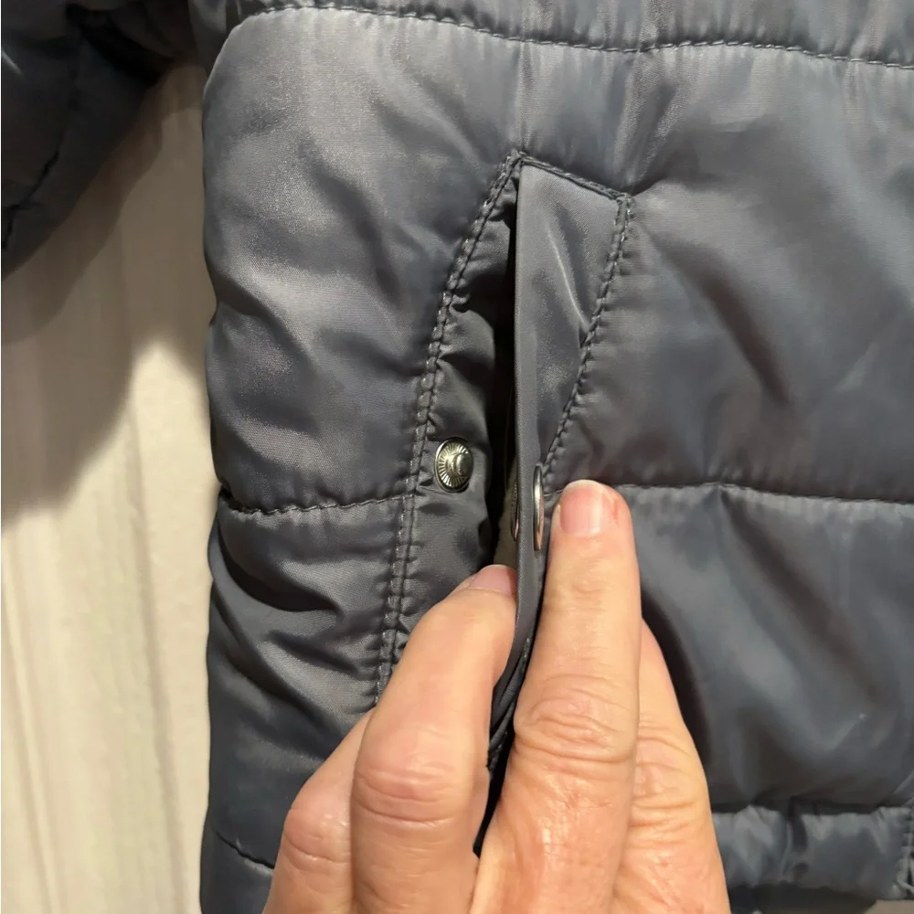 Tommy‎ Hilfiger youth size 2T full zip jacket with ruffle. Heavy lined. 1099